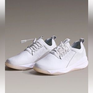 Clove Classic Brilliant White Women's Bungee Athletic Shoe 8